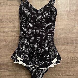 Profile By Gottex's swimdress (size 8D)